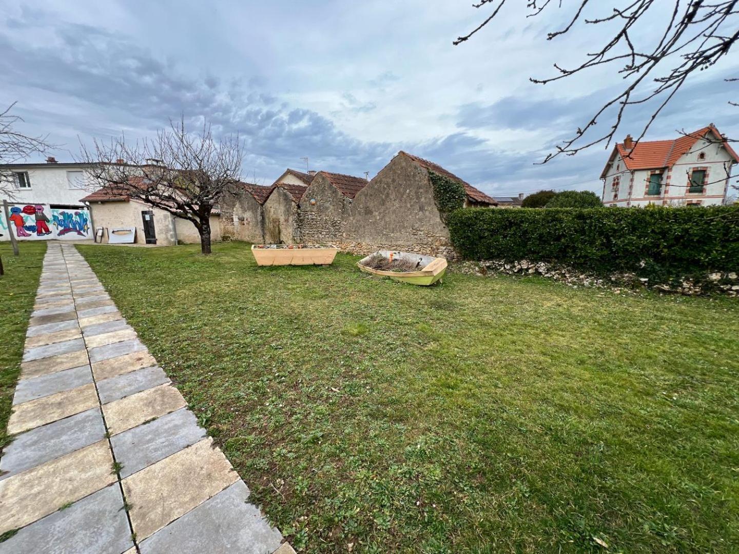Chez Marcel - Maison 3 Chambres Lussac-les-Châteaux Exteriér fotografie